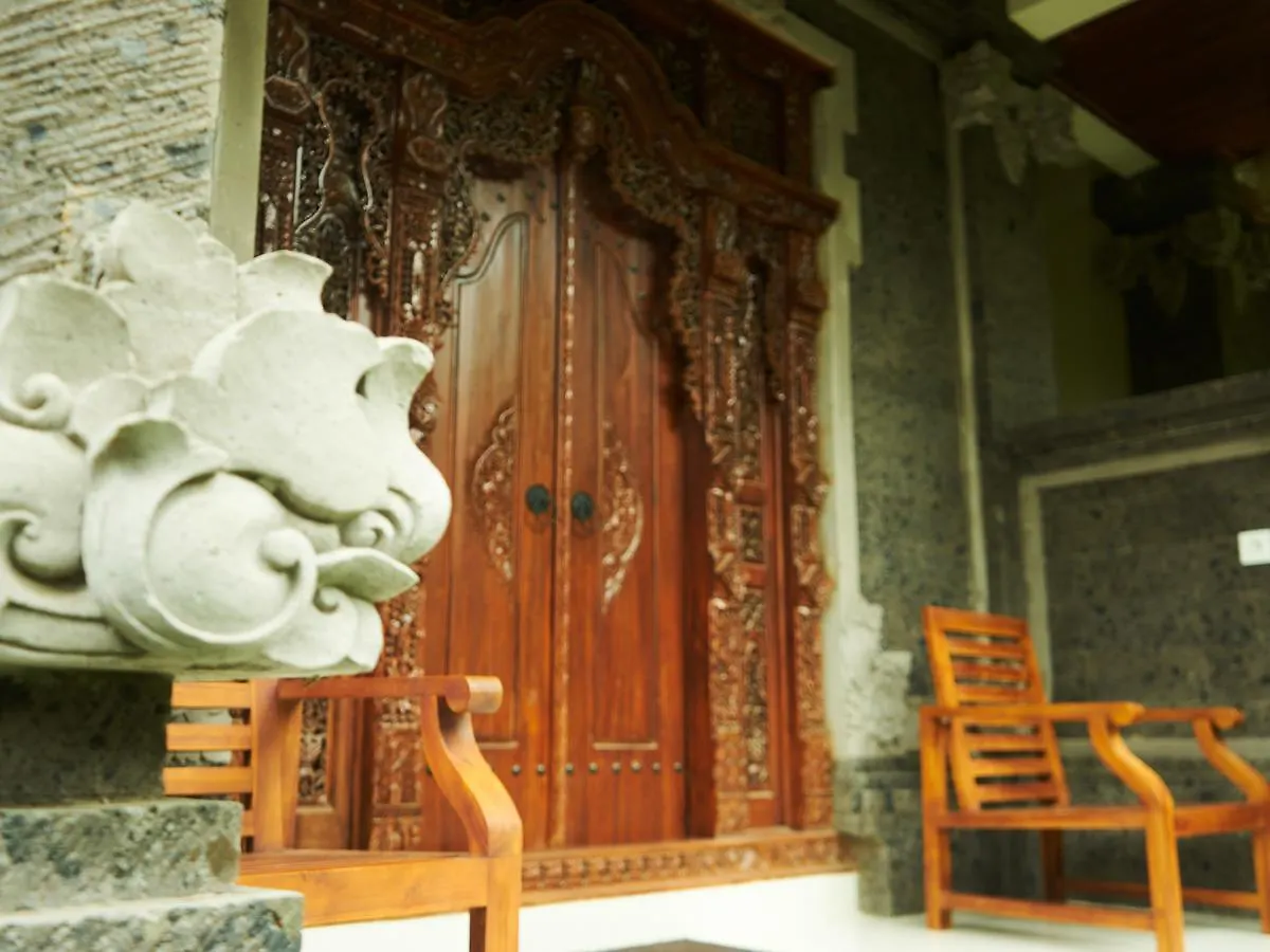 לינה וארוחת בוקר Eden House Ubud