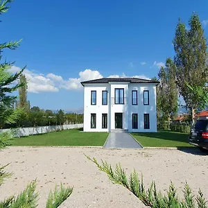 **** Hotel Nerium Garden Tirana Airport Albanien